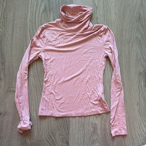 Stretchy soft pink turtle neck 🎀